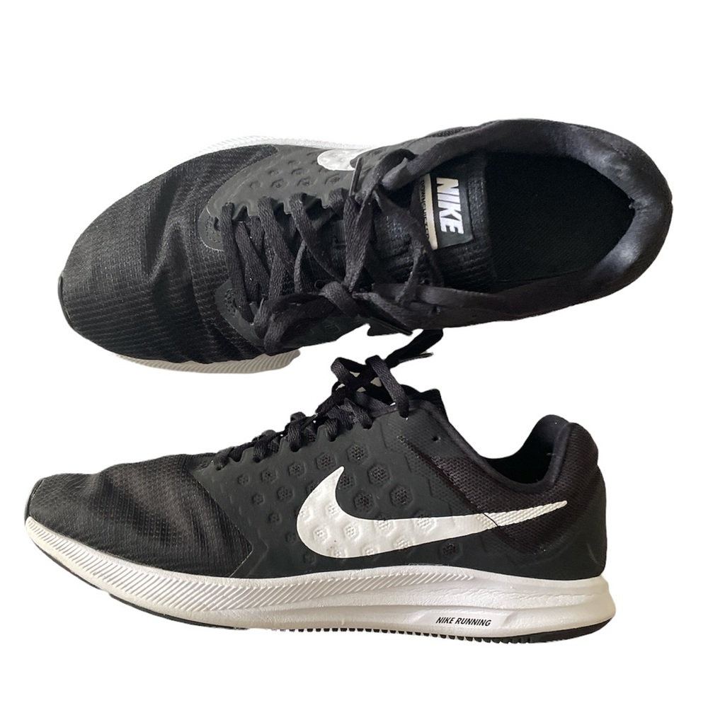NIKE Women’s Downshifter 7 Running Shoes Sneakers Black White Sz 11 - Picture 3 of 11